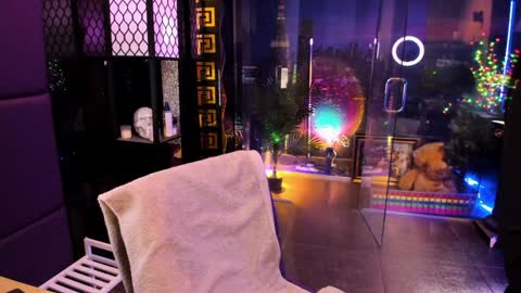 Snapshot of alma_pearl chatting on 11-22-25, 10:03 Alma online show from 11-22-25, 10:03