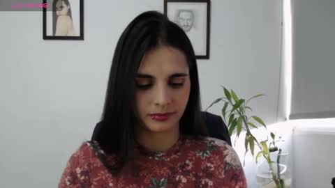 Snapshot of alma_sweet chatting on 01-12-25, 10:12 Arhantxa online show from 01-12-25, 10:12