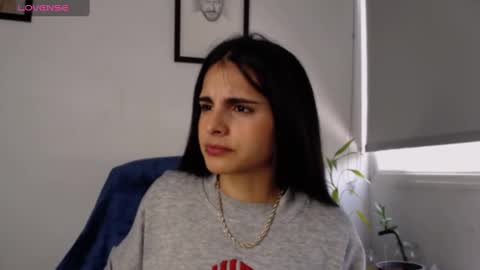 Snapshot of alma_sweet chatting on 03-08-25, 04:39 Arhantxa online show from 03-08-25, 04:39