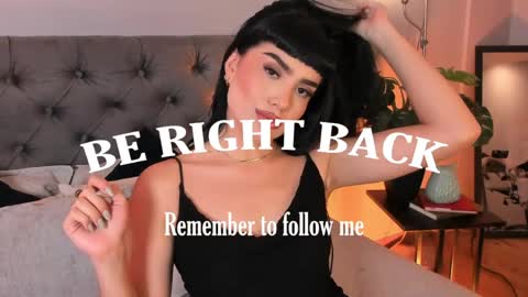 Mia online show from 04-21-26, 12:33