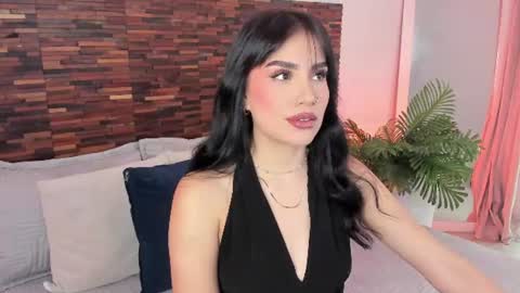 Mia online show from 07-29-26, 01:31