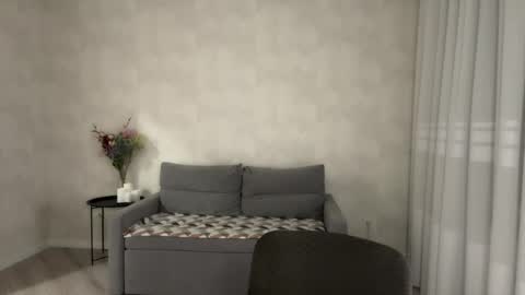 Snapshot of almostinnocent_ chatting on 05-28-26, 08:28 Anna online show from 05-28-26, 08:28