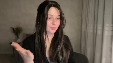 Snapshot of almostinnocent_ chatting on 06-04-26, 08:37 Anna online show from 06-04-26, 08:37