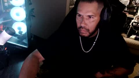 Snapshot of aloha_king chatting on 05-29-26, 10:35 simplyfaded online show from 05-29-26, 10:35