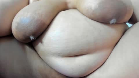 Snapshot of alondra_zaens chatting on 12-17-24, 11:27 Alondra online show from 12-17-24, 11:27