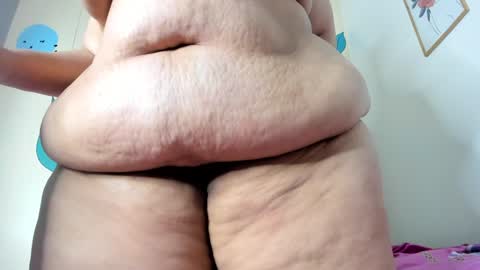 Snapshot of alondra_zaens chatting on 12-26-24, 11:57 Alondra online show from 12-26-24, 11:57