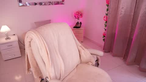 Alondra online show from 02-18-25, 08:03