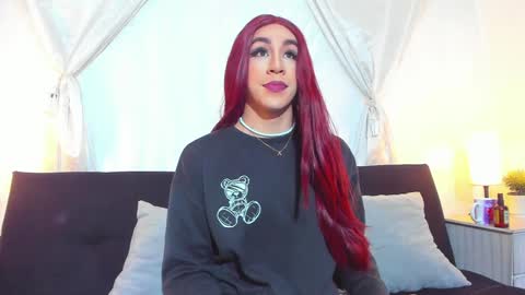 Snapshot of alonehazel chatting on 01-24-25, 09:58 Hazel Bowie online show from 01-24-25, 09:58