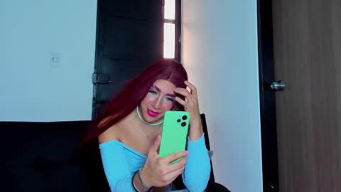 Snapshot of alonehazel chatting on 02-28-25, 08:50 Hazel Bowie online show from 02-28-25, 08:50