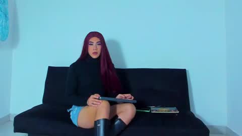 Snapshot of alonehazel chatting on 03-09-25, 02:29 Hazel Bowie online show from 03-09-25, 02:29