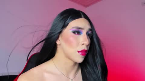 Snapshot of alonehazel chatting on 09-18-25, 11:40 Hazel Bowie online show from 09-18-25, 11:40