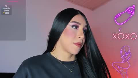 Snapshot of alonehazel chatting on 10-13-25, 02:22 Hazel Bowie online show from 10-13-25, 02:22