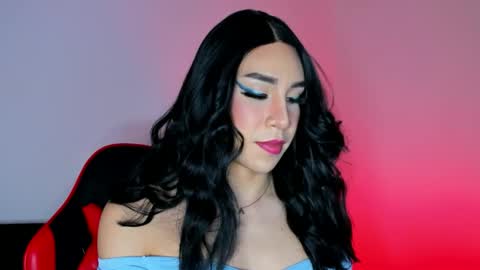 Snapshot of alonehazel chatting on 10-25-25, 02:30 Hazel Bowie online show from 10-25-25, 02:30