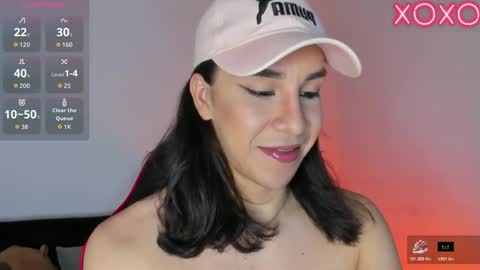 Snapshot of alonehazel chatting on 10-27-25, 03:10 Hazel Bowie online show from 10-27-25, 03:10