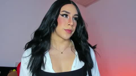 Snapshot of alonehazel chatting on 10-28-25, 07:01 Hazel Bowie online show from 10-28-25, 07:01