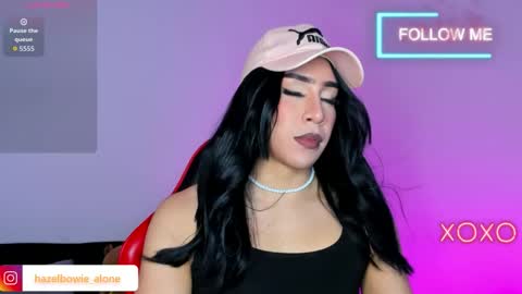 Snapshot of alonehazel chatting on 11-30-25, 12:14 Hazel Bowie online show from 11-30-25, 12:14