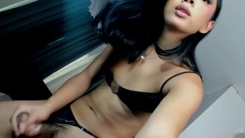 Snapshot of aloraminxx chatting on 10-27-25, 04:05 Shane online show from 10-27-25, 04:05