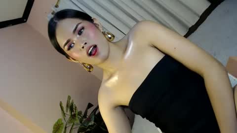 Snapshot of alove_too_last chatting on 01-09-25, 01:35 LEXY online show from 01-09-25, 01:35