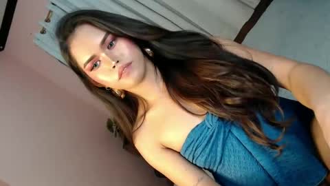 Snapshot of alove_too_last chatting on 01-25-25, 05:08 LEXY online show from 01-25-25, 05:08