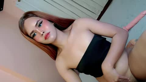 Snapshot of alove_too_last chatting on 01-31-25, 06:03 LEXY online show from 01-31-25, 06:03