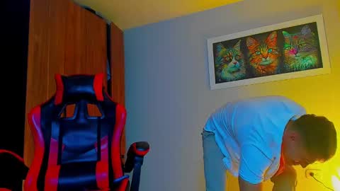 alpha_dominus_ online show from 10-04-25, 04:21