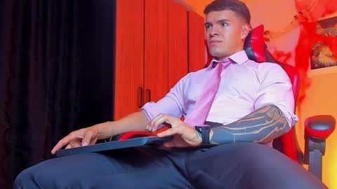 alpha_dominus_ online show from 10-17-25, 03:42