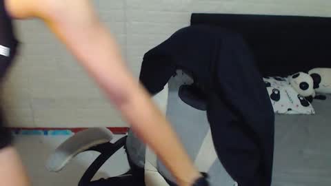 Angelo online show from 01-08-25, 04:23