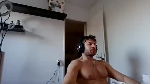 Snapshot of alphah_hunk chatting on 12-18-25, 01:28 alphah_hunk online show from 12-18-25, 01:28