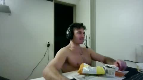 Snapshot of alphah_hunk chatting on 01-15-26, 08:45 alphah_hunk online show from 01-15-26, 08:45