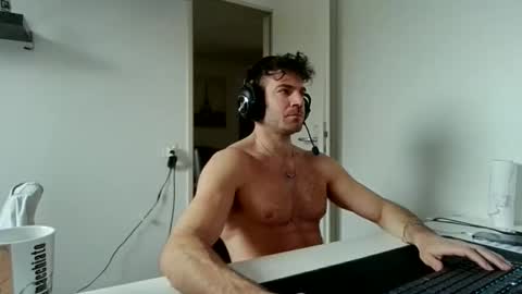 Snapshot of alphah_hunk chatting on 01-18-26, 09:57 alphah_hunk online show from 01-18-26, 09:57