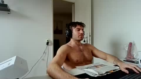 Snapshot of alphah_hunk chatting on 01-19-26, 12:31 alphah_hunk online show from 01-19-26, 12:31