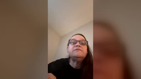Snapshot of alphaluna709 chatting on 06-16-26, 01:25 alphaluna709 online show from 06-16-26, 01:25