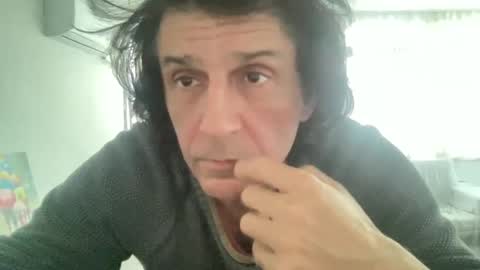 Snapshot of alphandre chatting on 01-28-25, 02:42 AlphAndre online show from 01-28-25, 02:42