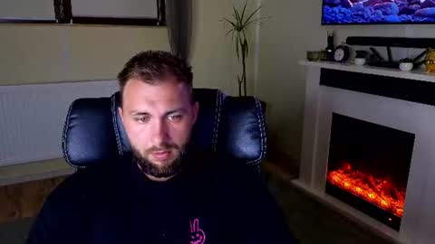 Roberto online show from 06-16-26, 05:32