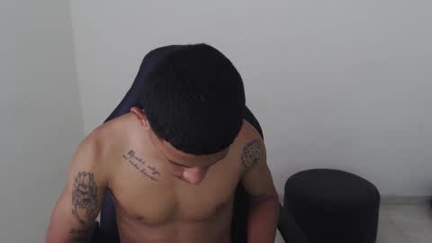 alphas_latins online show from 04-13-26, 07:41