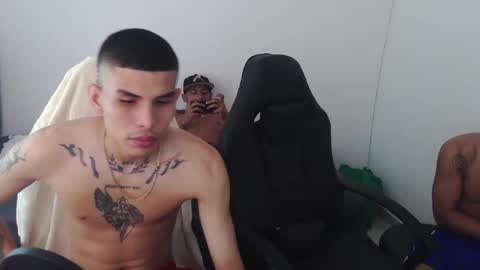 alphas_latins online show from 04-23-26, 07:49