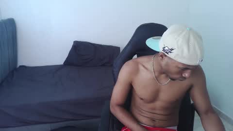 alphas_latins online show from 05-21-26, 04:47