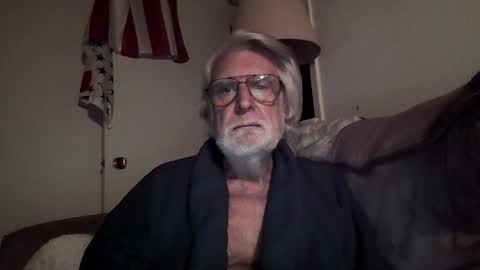 Snapshot of alphauniform chatting on 12-09-24, 12:51 AlphaUniform online show from 12-09-24, 12:51