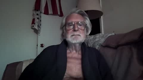 Snapshot of alphauniform chatting on 12-20-24, 08:01 AlphaUniform online show from 12-20-24, 08:01