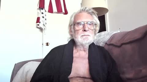 Snapshot of alphauniform chatting on 01-14-25, 05:45 AlphaUniform online show from 01-14-25, 05:45