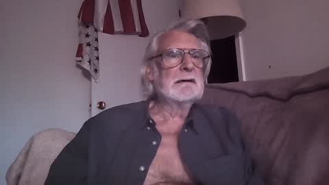 Snapshot of alphauniform chatting on 01-31-25, 01:45 AlphaUniform online show from 01-31-25, 01:45