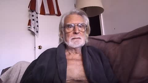 Snapshot of alphauniform chatting on 02-04-25, 06:38 AlphaUniform online show from 02-04-25, 06:38