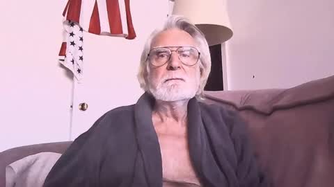 Snapshot of alphauniform chatting on 02-14-25, 03:26 AlphaUniform online show from 02-14-25, 03:26