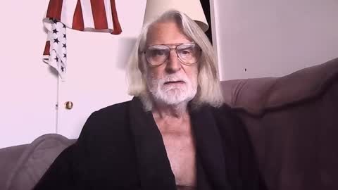 Snapshot of alphauniform chatting on 09-14-25, 04:17 AlphaUniform online show from 09-14-25, 04:17