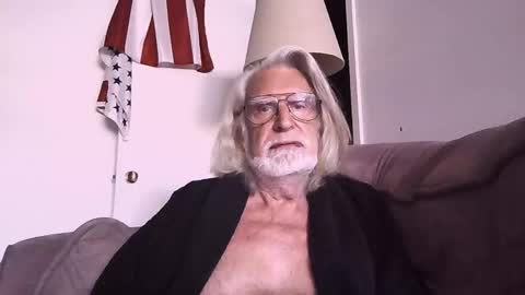 Snapshot of alphauniform chatting on 09-17-25, 06:20 AlphaUniform online show from 09-17-25, 06:20