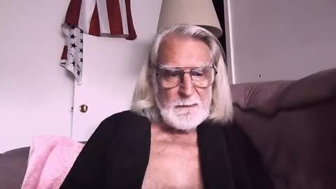 Snapshot of alphauniform chatting on 09-25-25, 05:27 AlphaUniform online show from 09-25-25, 05:27