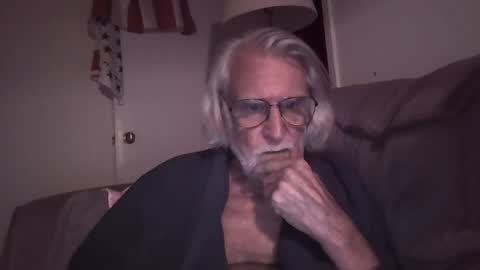 Snapshot of alphauniform chatting on 10-11-25, 04:12 AlphaUniform online show from 10-11-25, 04:12