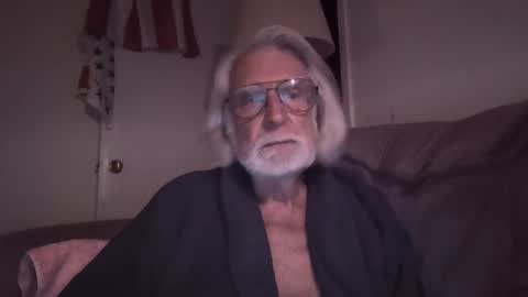 Snapshot of alphauniform chatting on 11-22-25, 04:55 AlphaUniform online show from 11-22-25, 04:55