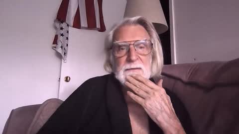 Snapshot of alphauniform chatting on 11-29-25, 04:10 AlphaUniform online show from 11-29-25, 04:10