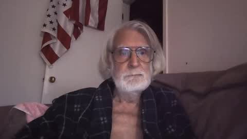 AlphaUniform online show from 04-19-26, 08:44